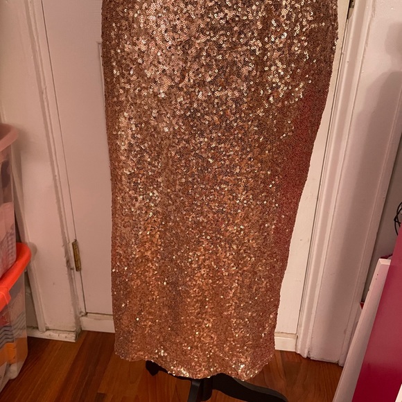 Rose Gold Backless Long Dress - Picture 4 of 4